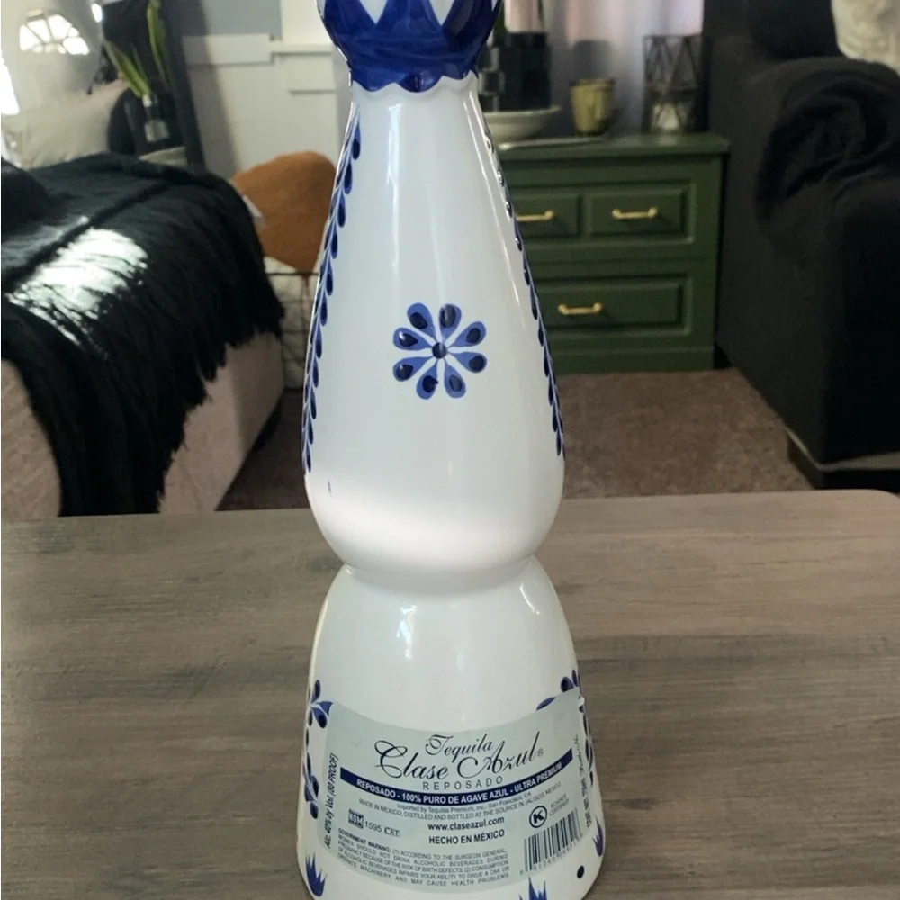 Blue and White Ceramic Vase - Picture 4 of 4
